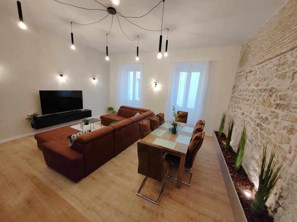 Town Square Apartment Zadar Eksteriør bilde